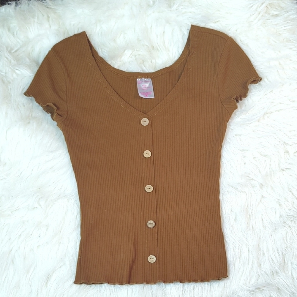 No Boundaries Brown Short Sleeve Button-Up Tee